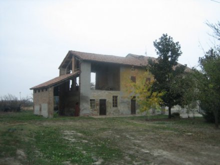 Rustic farmhouse near Casei Gerola