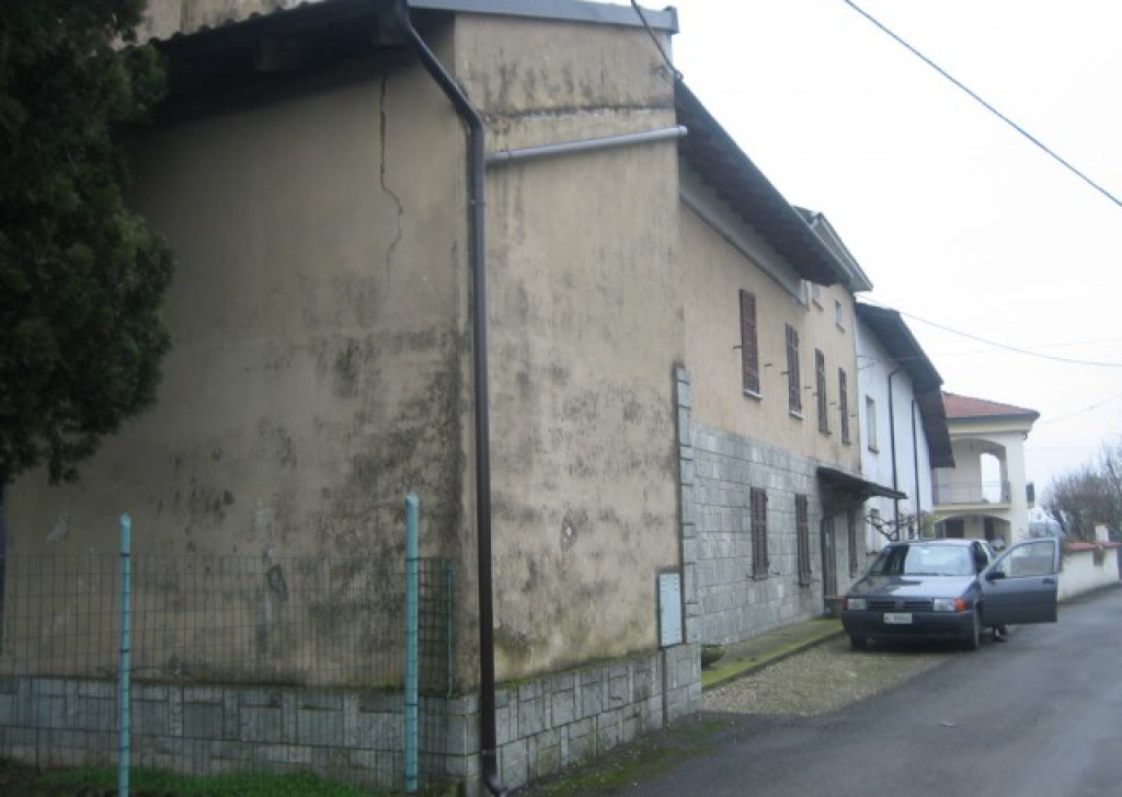 Rustici e Casali quadrilocale in vendita  150 m², Casei Gerola, località Centro