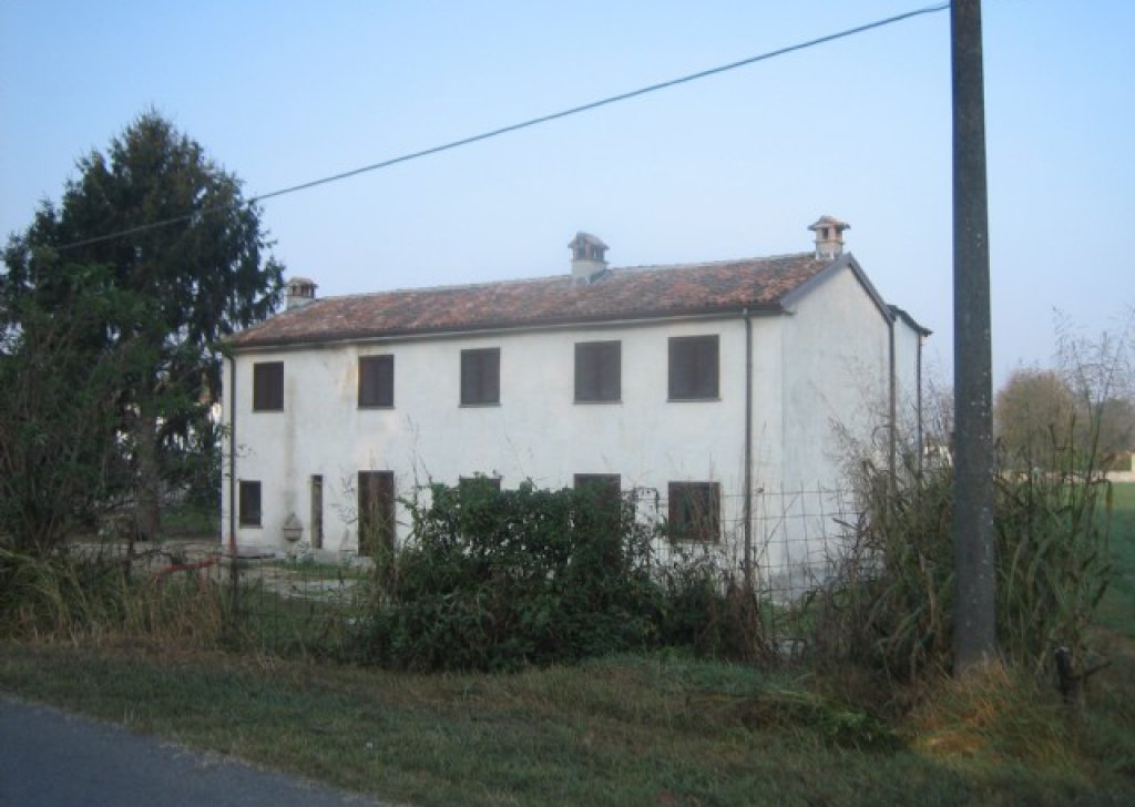 Sale Cottages and farmhouses Casei Gerola - Detached house Locality 