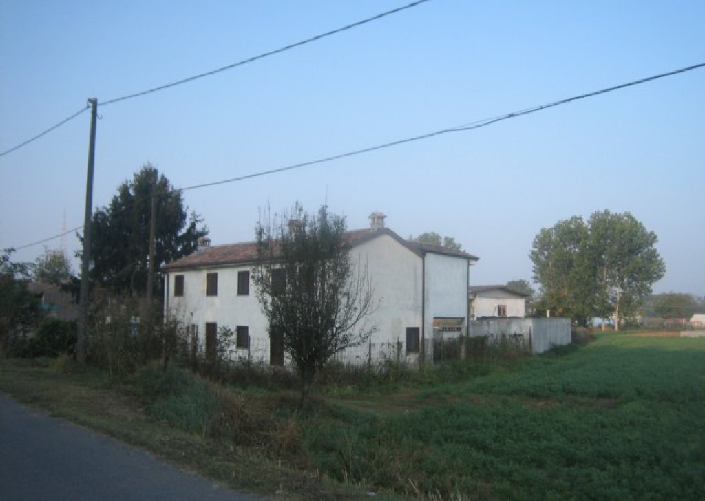 Sale Cottages and farmhouses Casei Gerola - Detached house Locality 