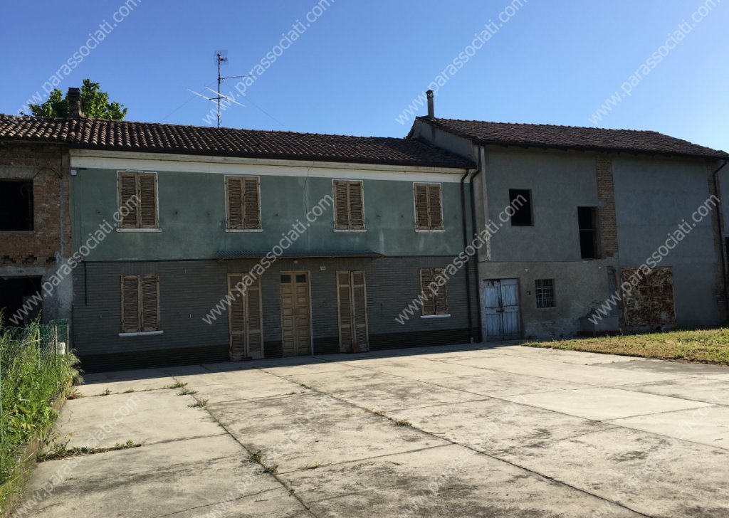 Sale Cottages and farmhouses Isola Sant'Antonio - 40 minutes from Milan Locality 