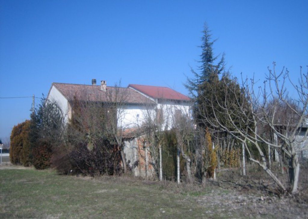 Sale Cottages and farmhouses Casei Gerola - Detached house BIRMINGHAM adjacencies Locality 